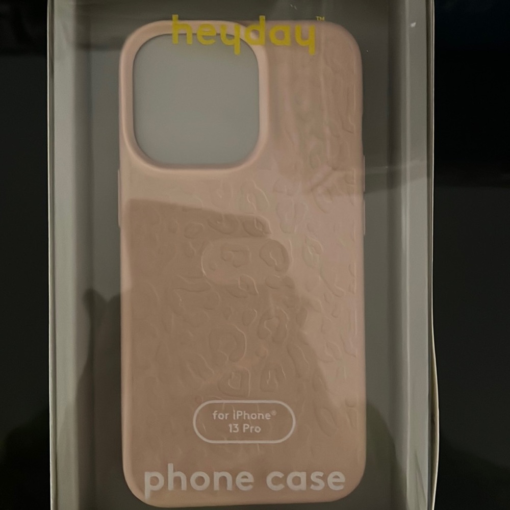 Heyday Pink Cheetah Print iPhone 13 Pro Phone Case